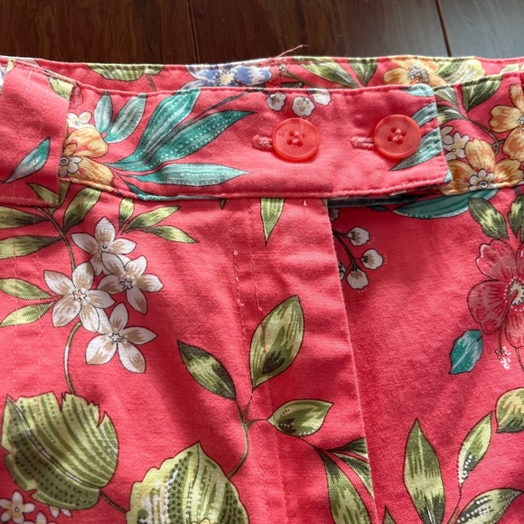 Sag Harbor High Waisted Capris - Picture 2 of 7